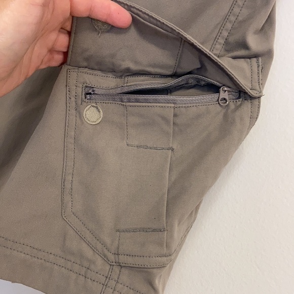 Lululemon Beige Midweight Cargo Shorts Size 36 - Picture 5 of 10